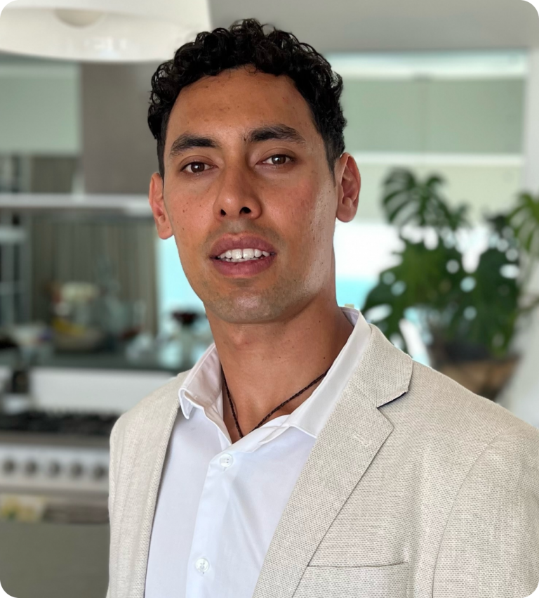 Remy Sandoy - Financial Planner Expert